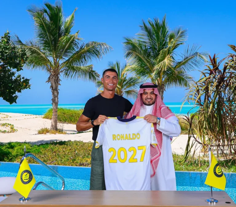 Ronaldo Perpanjang Kontrak