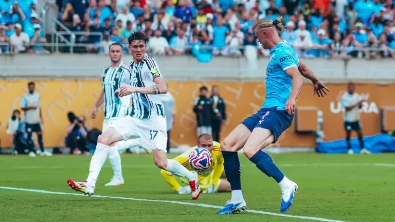 Haaland Cetak Gol