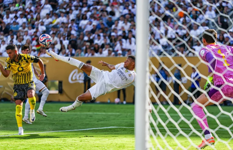 Mbappe Selamatkan