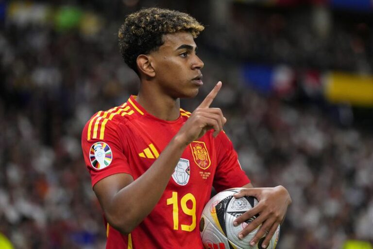 Lamine Yamal: Bintang Muda Timnas Spanyol yang Spektakuler