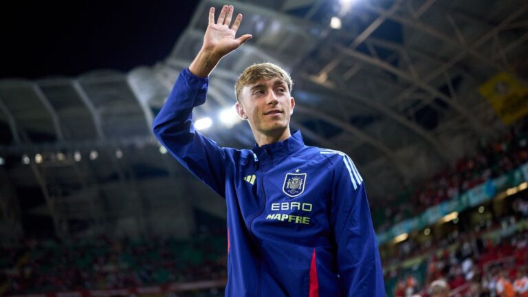 Huijsen Cedera, Spanyol Kehilangan Bek Andalan