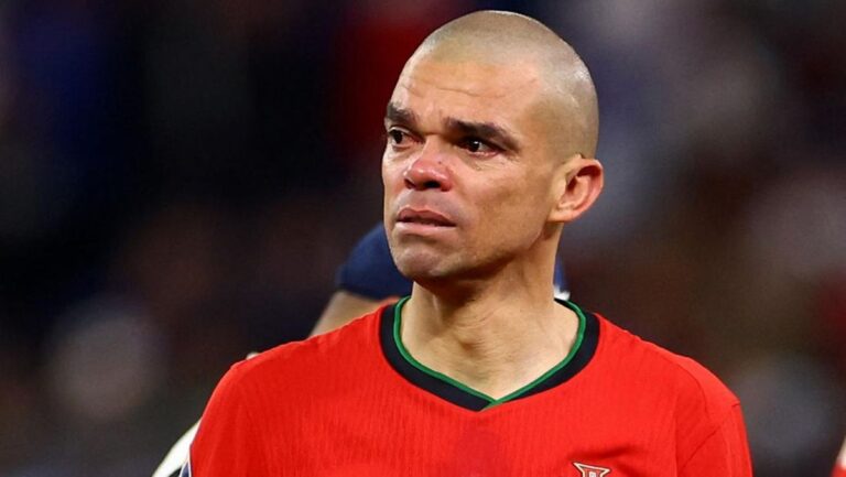 Pepe Bek Tangguh Portugal dengan Gaya Bermain Kontroversial