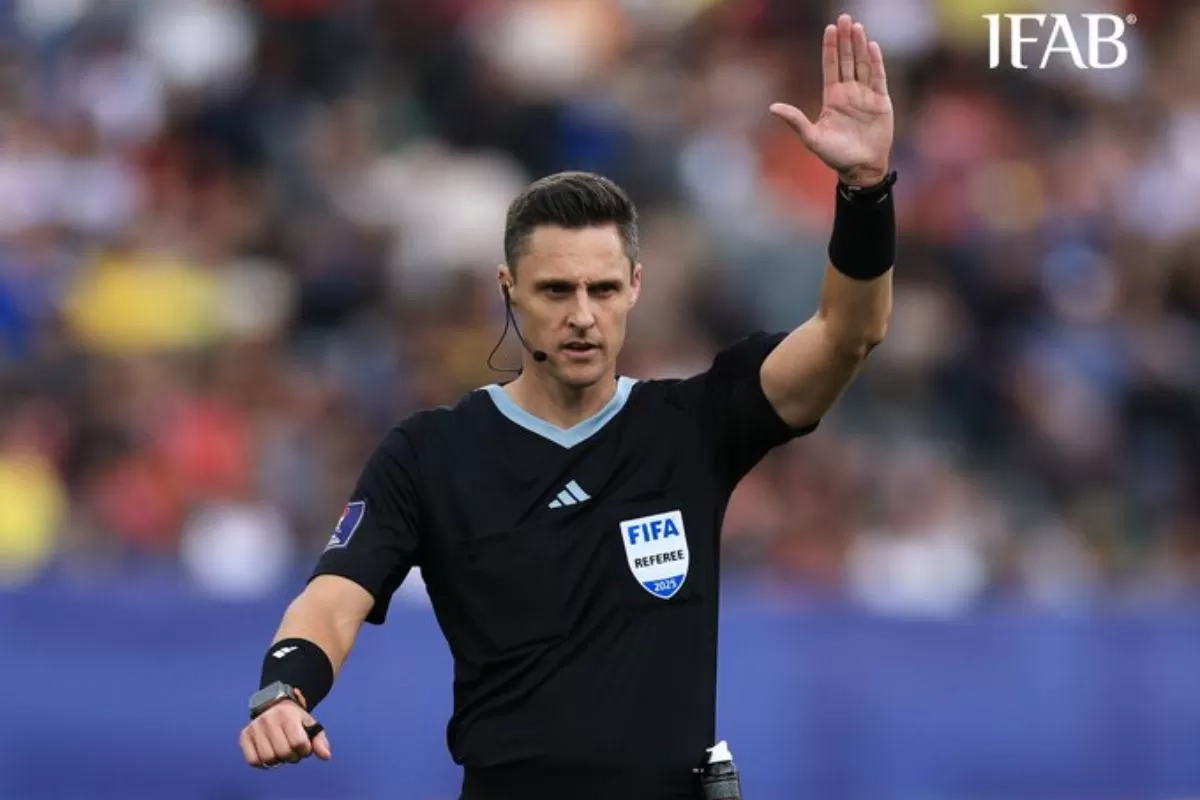 IFAB Umumkan Aturan Baru VAR dan Lemparan